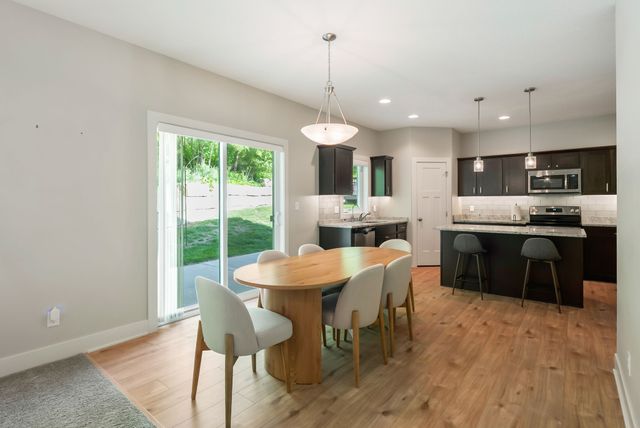901 S 93rd Street, West Des Moines, IA 50266