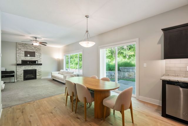 901 S 93rd Street, West Des Moines, IA 50266