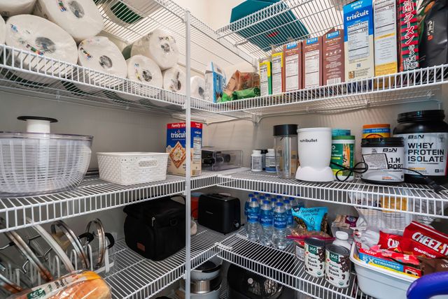 901 S 93rd Street, West Des Moines, IA 50266