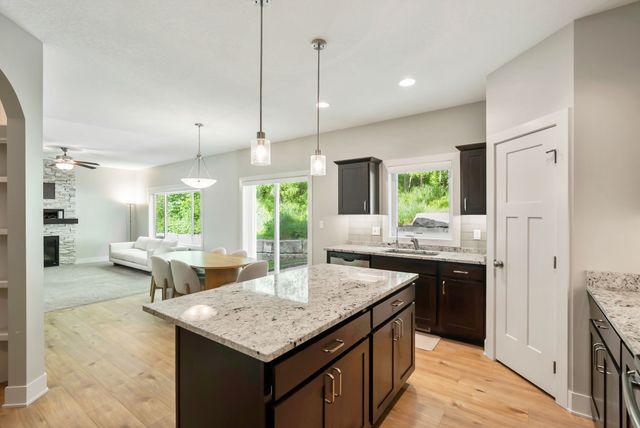 901 S 93rd Street, West Des Moines, IA 50266