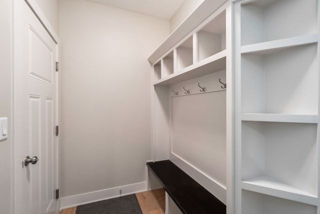 901 S 93rd Street, West Des Moines, IA 50266