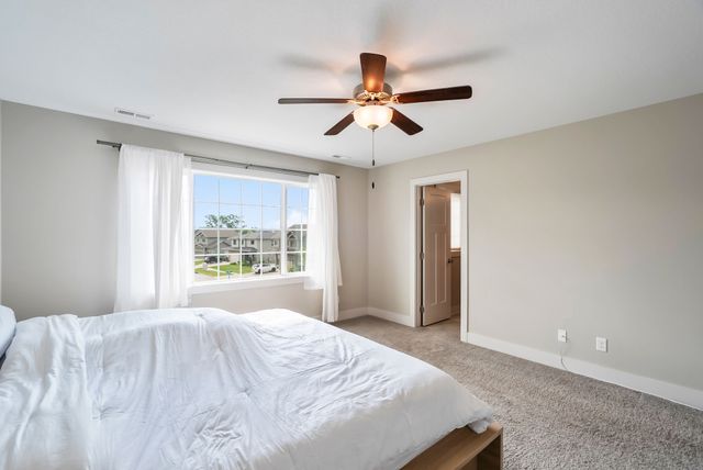 901 S 93rd Street, West Des Moines, IA 50266