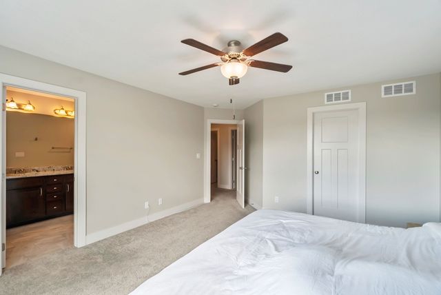 901 S 93rd Street, West Des Moines, IA 50266