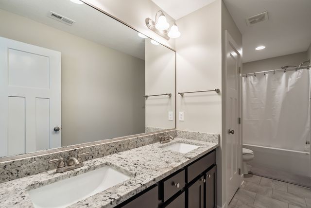 901 S 93rd Street, West Des Moines, IA 50266