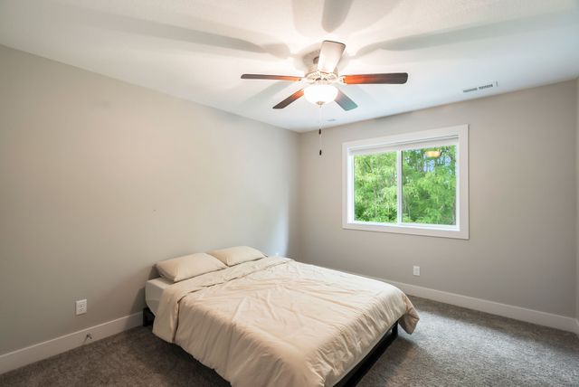 901 S 93rd Street, West Des Moines, IA 50266