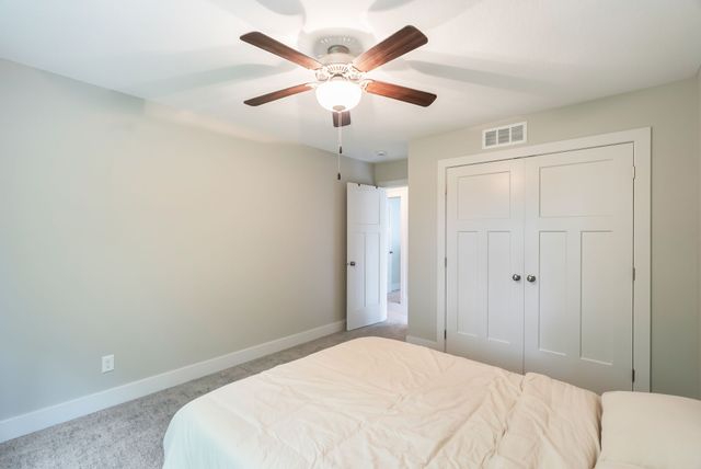 901 S 93rd Street, West Des Moines, IA 50266