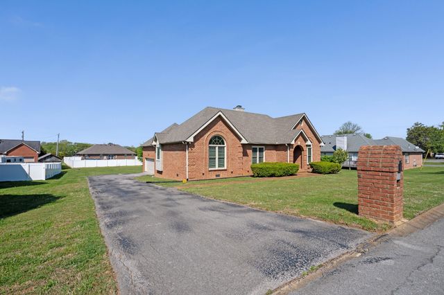 1118 Jessica Dr, Lebanon, TN 37087