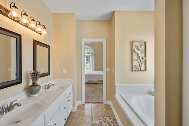 1118 Jessica Dr, Lebanon, TN 37087