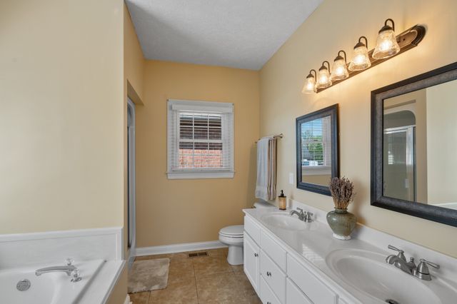 1118 Jessica Dr, Lebanon, TN 37087