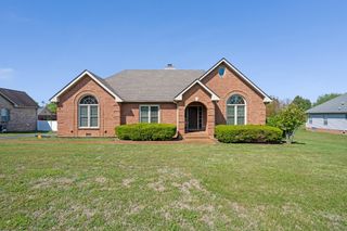 1118 Jessica Dr, Lebanon, TN 37087