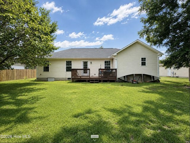 225 Woodgreen Lane, Aberdeen, NC 28315