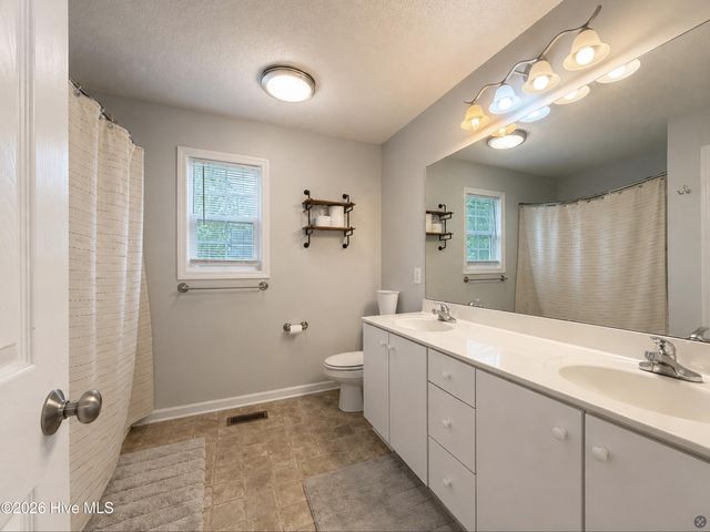 225 Woodgreen Lane, Aberdeen, NC 28315
