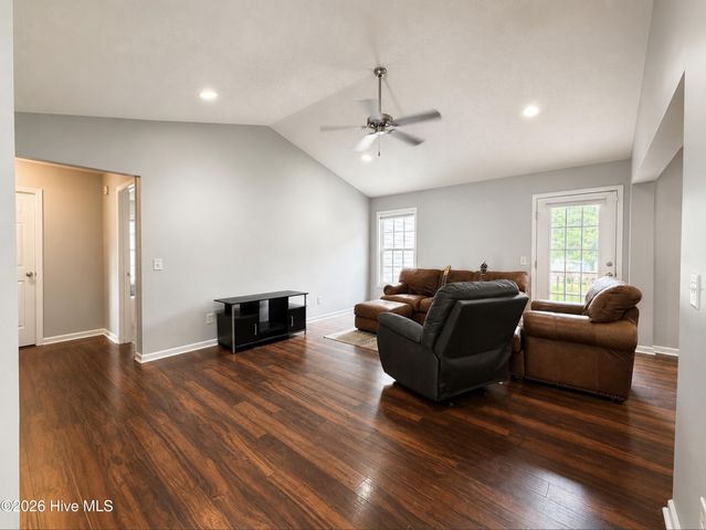 225 Woodgreen Lane, Aberdeen, NC 28315