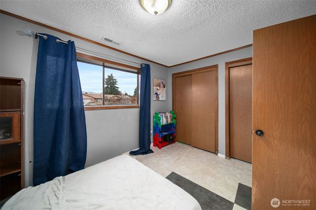 325 N Kansas Avenue, East Wenatchee, WA 98802