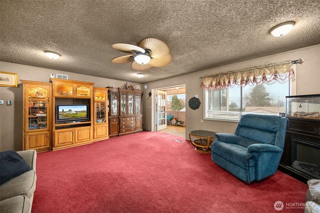 325 N Kansas Avenue, East Wenatchee, WA 98802