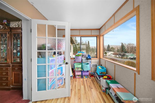 325 N Kansas Avenue, East Wenatchee, WA 98802