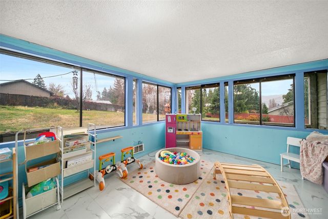 325 N Kansas Avenue, East Wenatchee, WA 98802