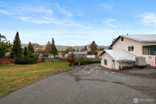 325 N Kansas Avenue, East Wenatchee, WA 98802