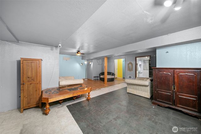 325 N Kansas Avenue, East Wenatchee, WA 98802