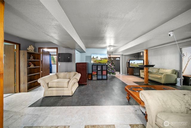 325 N Kansas Avenue, East Wenatchee, WA 98802