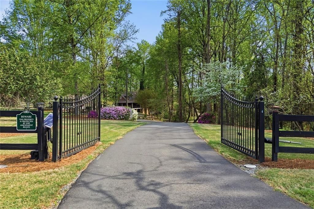 611 Elliott Road, Dawsonville, GA 30534