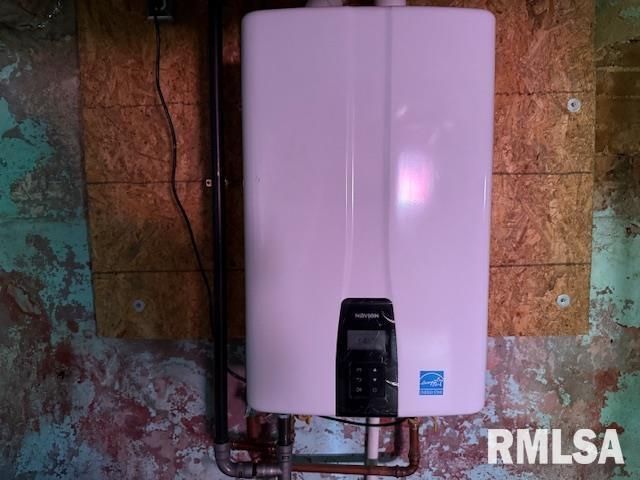 121 N 9TH Street, Herrin, IL 62948