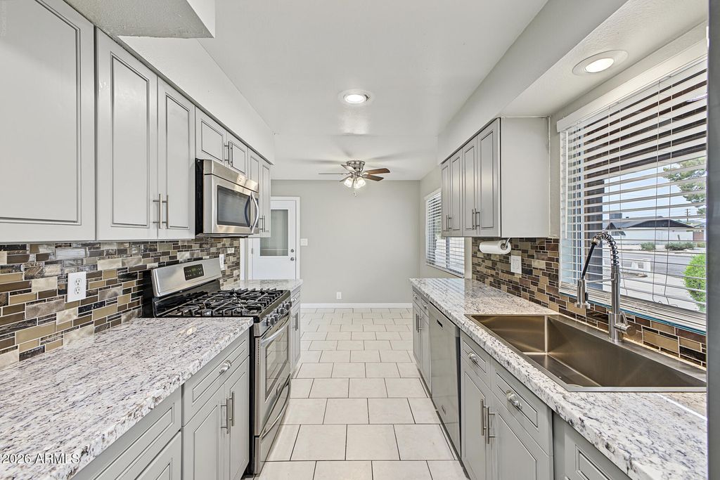 8227 E OSBORN Road, Scottsdale, AZ 85251 — photo 4