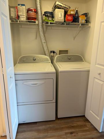 9355 Irving Park Road 402, Schiller Park, IL 60176