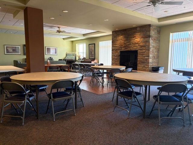 9355 Irving Park Road 402, Schiller Park, IL 60176