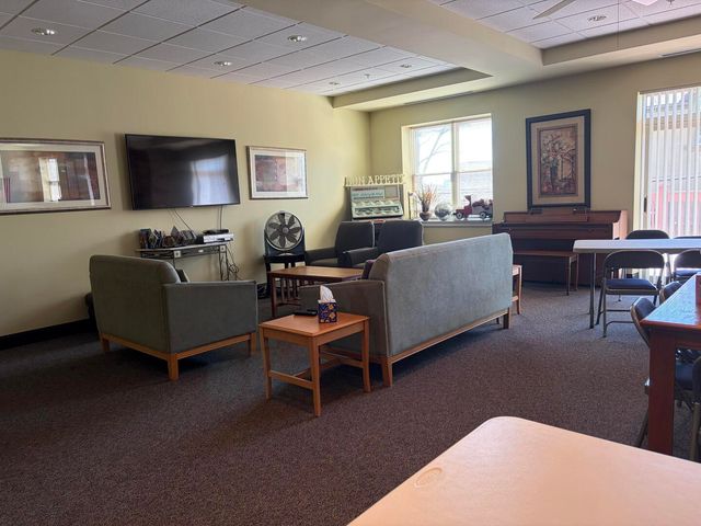 9355 Irving Park Road 402, Schiller Park, IL 60176