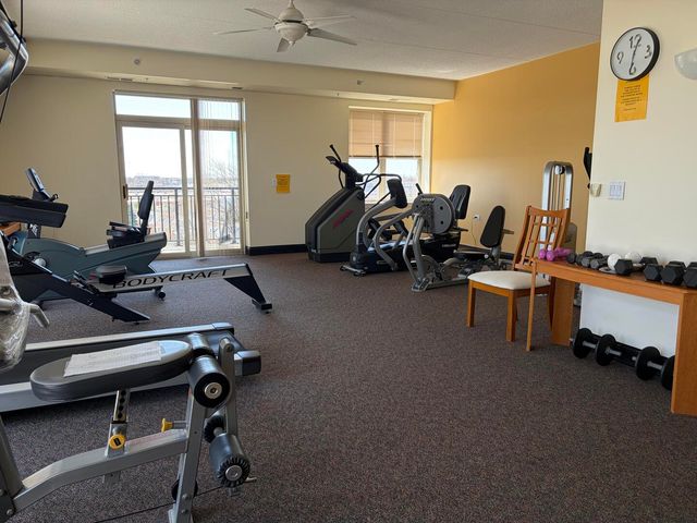 9355 Irving Park Road 402, Schiller Park, IL 60176