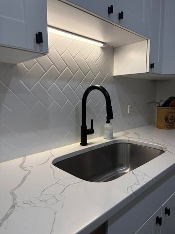 9355 Irving Park Road 402, Schiller Park, IL 60176