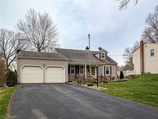 3049 Straley Lane, Youngstown, OH 44511