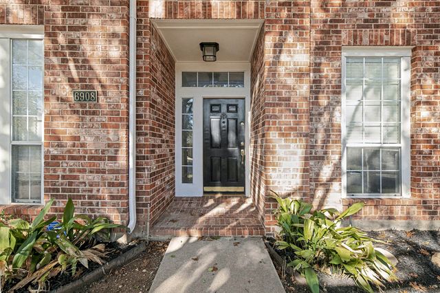 6908 Mesa Drive, Fort Worth, TX 76132