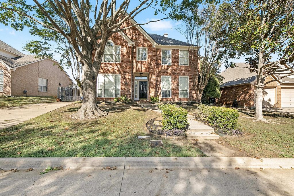 6908 Mesa Drive, Fort Worth, TX 76132