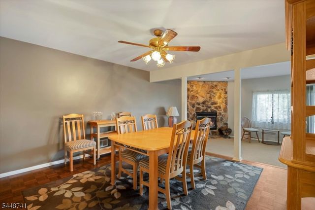 3 Brookside Hts F, Wanaque Boro, NJ 07465