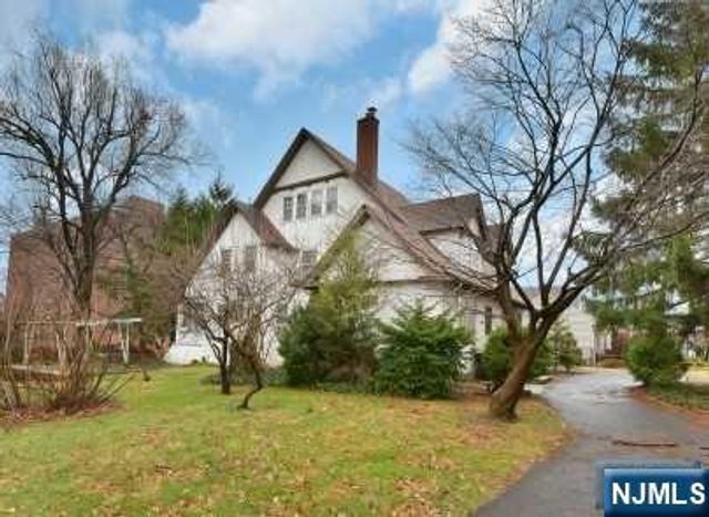 110 Summit Avenue, Hackensack, NJ 07601
