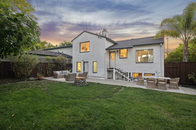 1703 Roosevelt Avenue, Redwood City, CA 94061