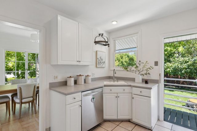 1703 Roosevelt Avenue, Redwood City, CA 94061