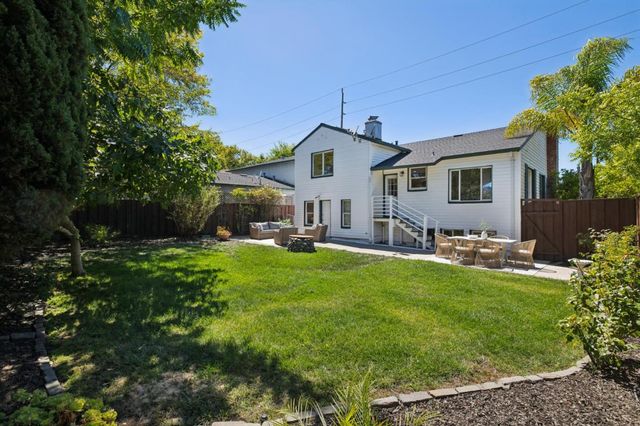 1703 Roosevelt Avenue, Redwood City, CA 94061