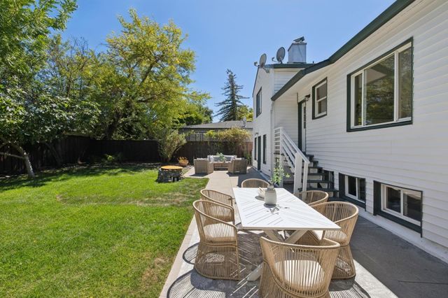 1703 Roosevelt Avenue, Redwood City, CA 94061