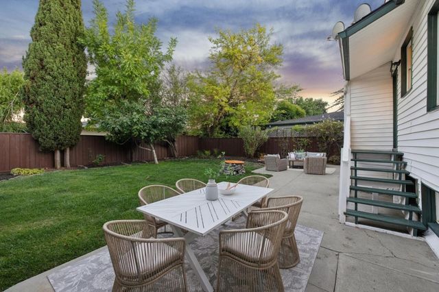 1703 Roosevelt Avenue, Redwood City, CA 94061