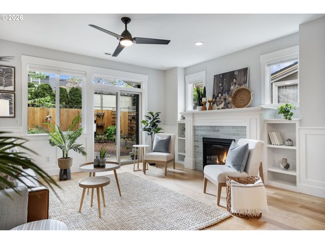 5546 Se OAK St, Portland, OR 97215