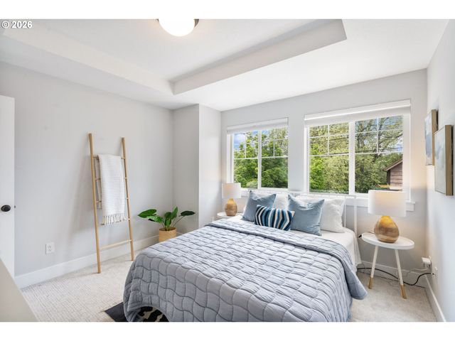5546 Se OAK St, Portland, OR 97215