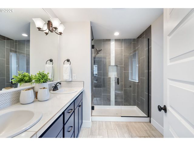 5546 Se OAK St, Portland, OR 97215