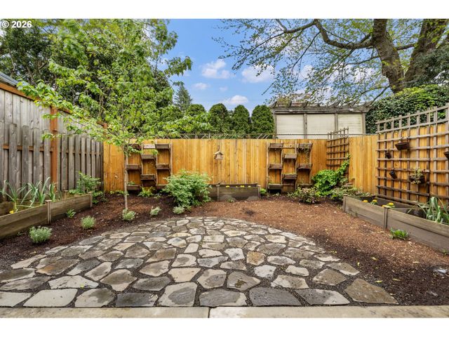 5546 Se OAK St, Portland, OR 97215