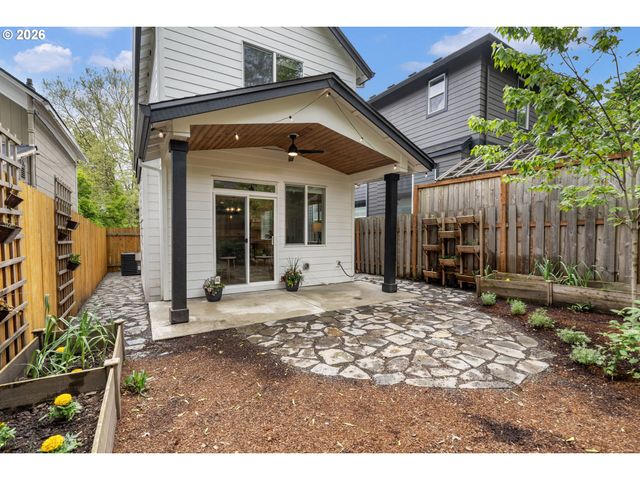 5546 Se OAK St, Portland, OR 97215
