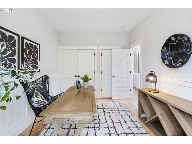 5546 Se OAK St, Portland, OR 97215