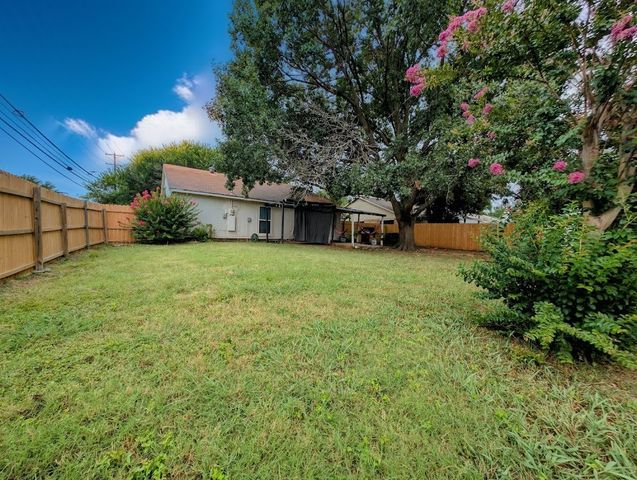 1901 Bosque Lane, Arlington, TX 76006