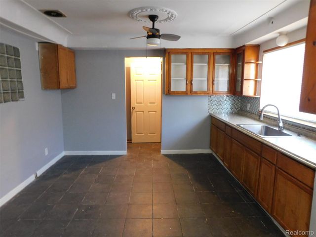 11539 Lakepointe Street, Detroit, MI 48224